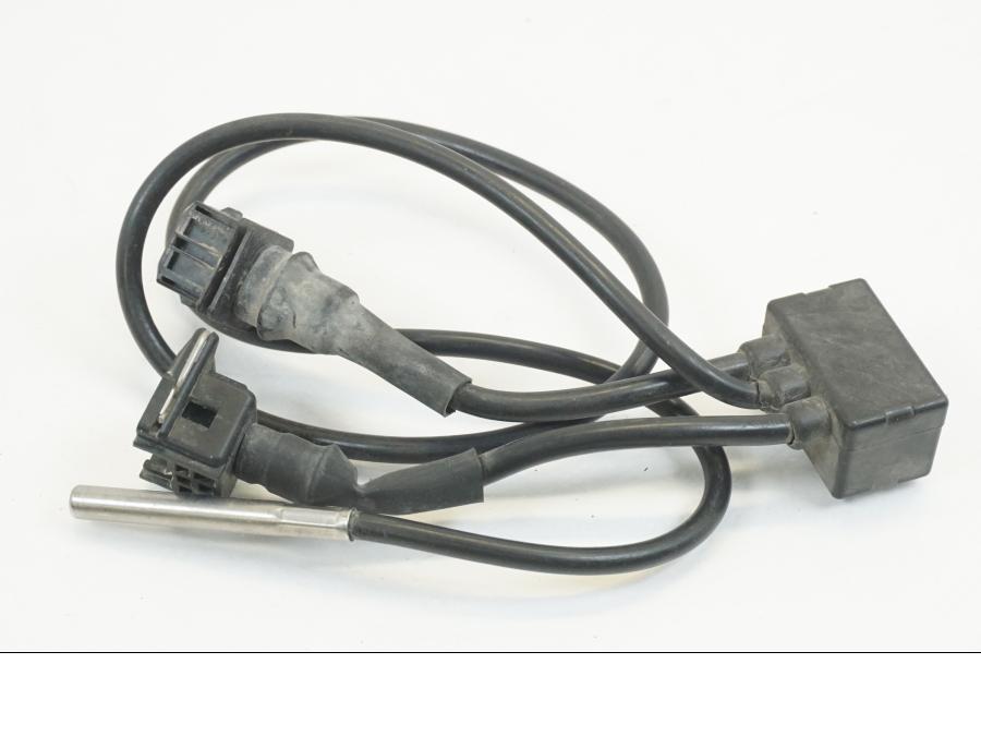 Höger sida på Temperatursensor från en Husqvarna TR 650 Strada -2012 motorcykel.