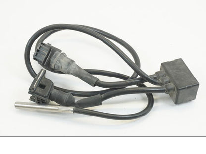 Höger sida på Temperatursensor från en Husqvarna TR 650 Strada -2012 motorcykel.