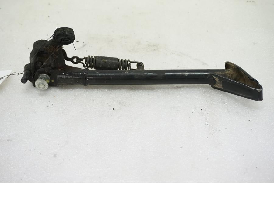 Framsidan på Sidostöd från en Ducati Monster 1200 -2015 motorcykel.