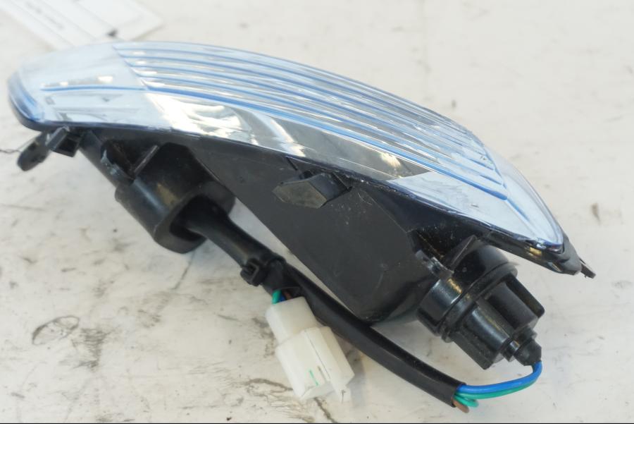 Vänster sida på Blinkers från en Kymco Agility 125 -2019 scooter.