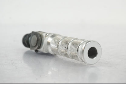 Baksidan på Fotpinne från en Suzuki SV 650 S -2005 motorcykel.