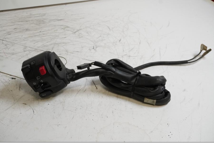 Framsidan på Styrelreglage från en Yamaha XT 1200 Z -2011 motorcykel.