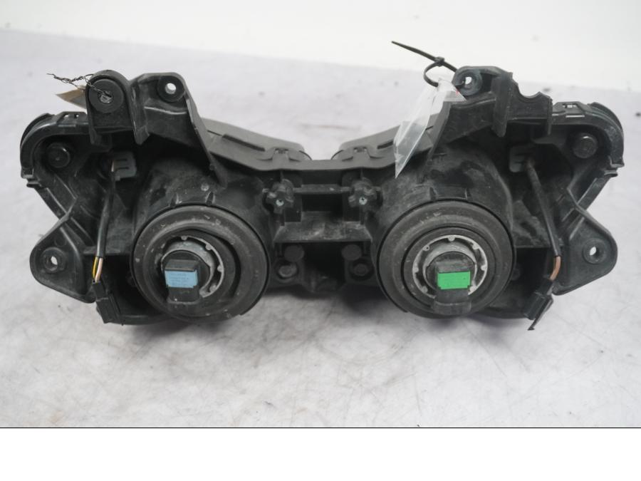 Vänster sida på Strålkastare från en Kawasaki ZX-10R -2008 motorcykel.