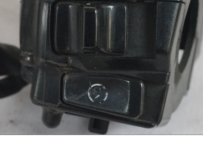 Höger sida på Styrelreglage från en Honda CBR 1100 XX -1999 motorcykel.