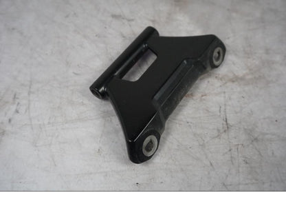 Baksidan på Vindrutefäste från en Triumph Tiger Explorer -2016 motorcykel.