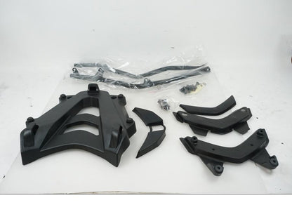 Framsidan på Topboxplatta från en Ducati Multistrada 1200 -2017 motorcykel.