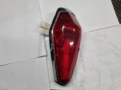 Framsidan på Baklampa från en Honda VT 750 -2004 motorcykel.
