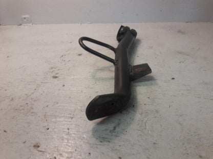 Framsidan på Sidostöd från en Yamaha Cygnus -2007 motorcykel.