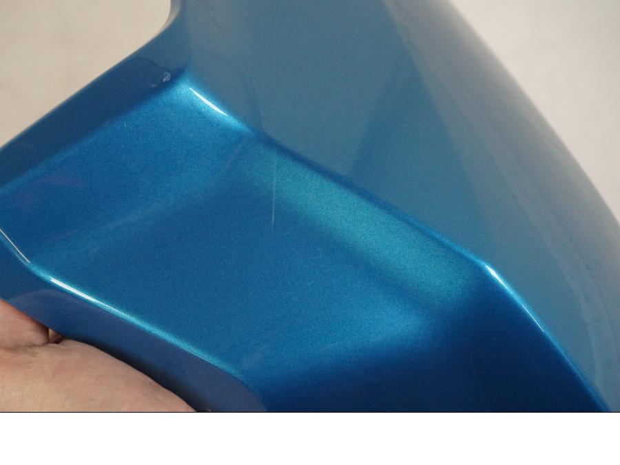 Baksidan på Sidkåpa från en BMW C400X -2018 motorcykel.