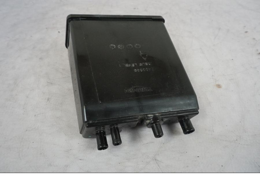 Höger sida på Fuel Evap System från en Triumph Bonneville T120 -2021 motorcykel.