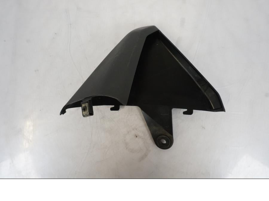 Vänster sida på Blinkerskåpa från en Honda VFR 1200 -2010 motorcykel.