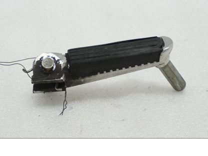 Framsidan på Fotpinne från en Suzuki SV 1000 -2007 motorcykel.