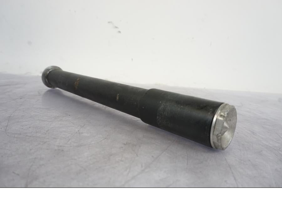 Baksidan på Axel från en KTM 640 SM -2005 motorcykel.