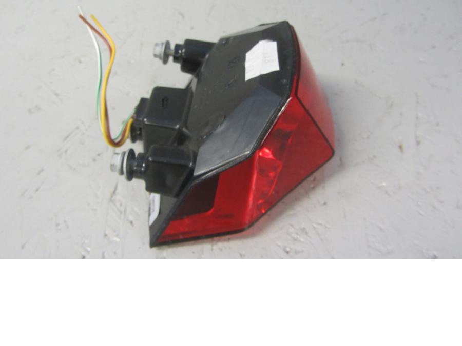 Vänster sida på Baklampa från en KTM 690 Duke -2010 motorcykel.