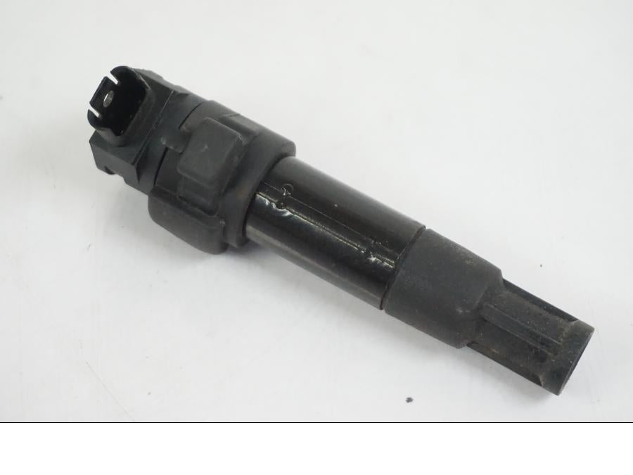 Framsidan på Tändspole från en BMW F 650 CS -2002 motorcykel.