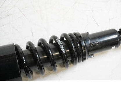 Vänster sida på Stötdämpare från en H-D Dyna Street Bob FXDB/I -2007 motorcykel.