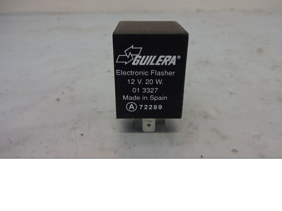 Framsidan på Blinkersrelä från en Ducati ST2 -2001 motorcykel.