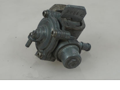 Baksidan på Bensinkran från en Honda GL 500 -1982 motorcykel.