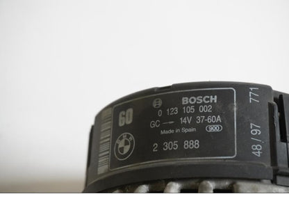 Höger sida på Generator från en BMW K 1200 RS -1998 motorcykel.