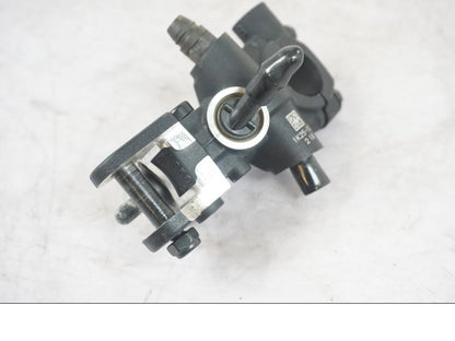 Baksidan på Bromshuvudcylinder från en KTM 1290 Super Adventure S -2022 motorcykel.