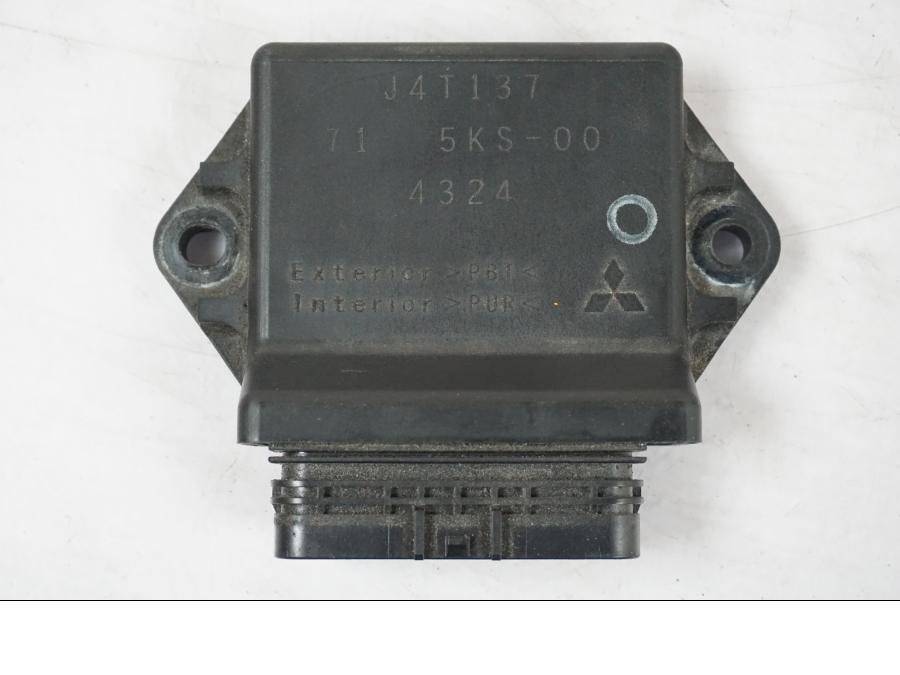 Baksidan på Låssats från en Yamaha XVS 1100 -2004 motorcykel.