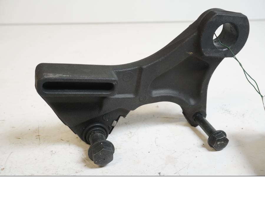 Framsidan på Bromsoksfäste från en Triumph Street Triple R -2011 motorcykel.