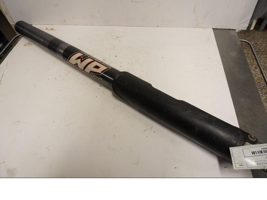 Snett uppifrån på Gaffelben från en KTM 625 SMC -2006 motorcykel.