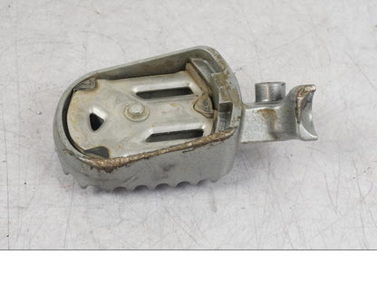 Vänster sida på Fotpinne från en Yamaha Tenere 700 -2022 motorcykel.