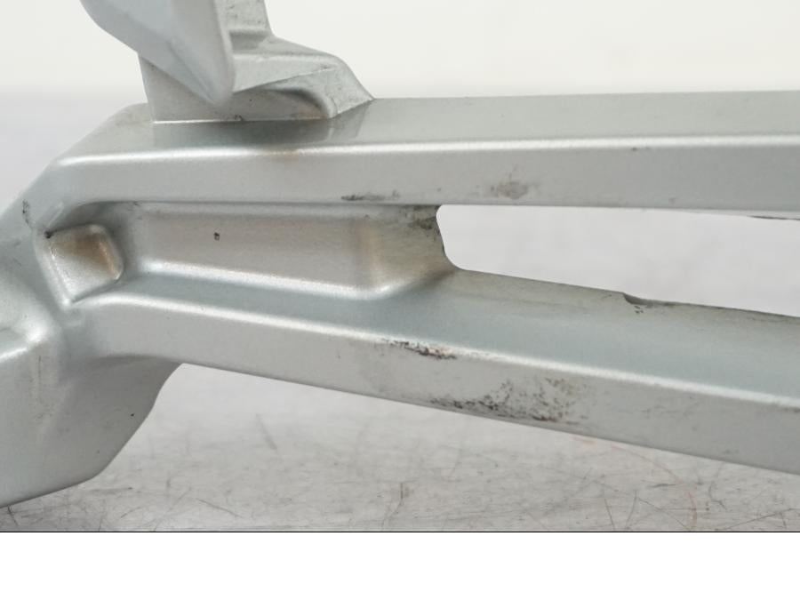 Höger sida på Fotpinne från en Yamaha MT 125 -2017 motorcykel.