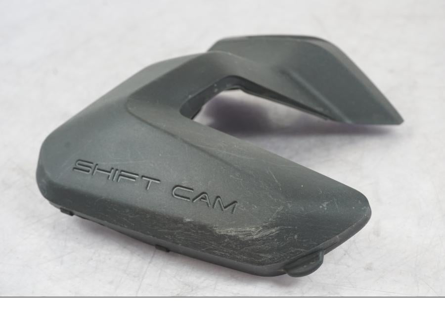 Baksidan på Ventilkåpskydd från en BMW R 1250 GSA -2024 motorcykel.