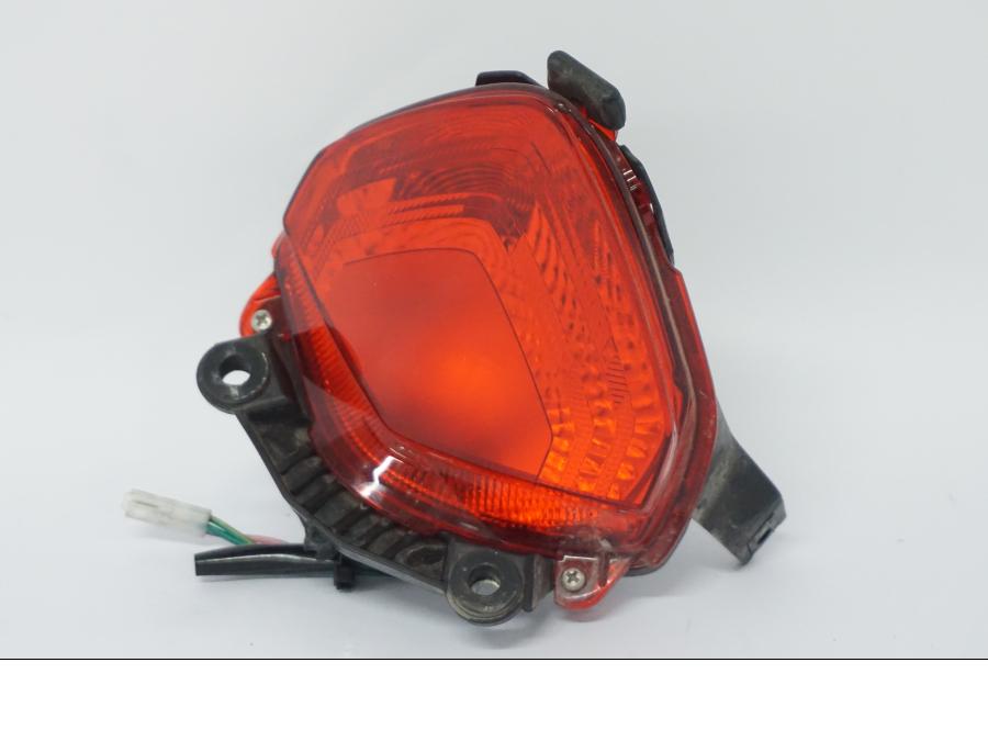 Höger sida på Baklampa från en Honda CB 500 X -2015 motorcykel.