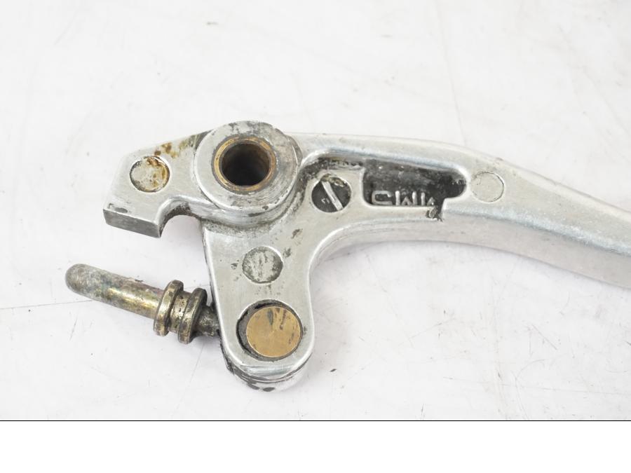 Snett uppifrån på Kopplingsgrepp från en Honda CBR 1000 F -1989 motorcykel.