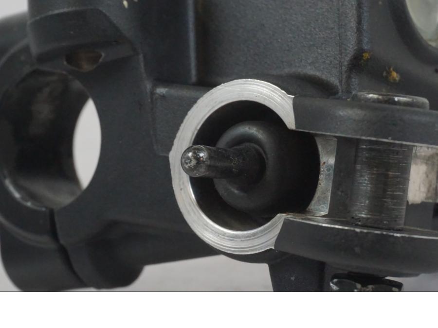 Höger sida på Bromshuvudcylinder från en Yamaha MT-09 -2019 motorcykel.