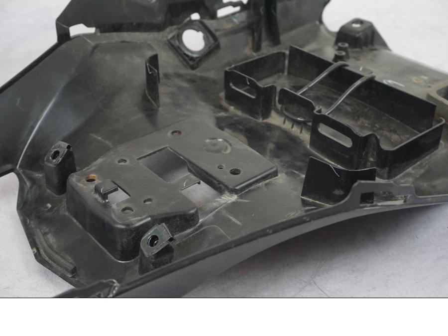 Höger sida på Undertail från en Kawasaki Z 900 -2019 motorcykel.