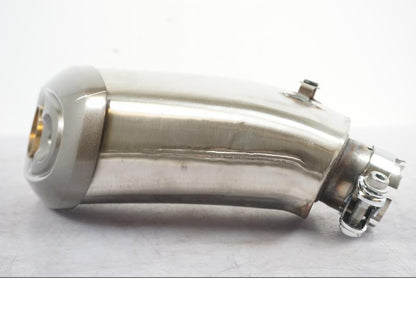 Baksidan på Ljuddämpare från en Suzuki GSX-S 1000 -2019 motorcykel.