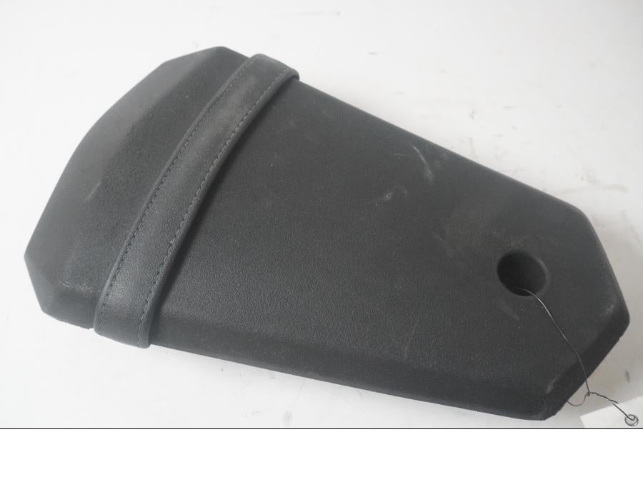 Framsidan på Sadel från en Yamaha YZF-R 125 -2009 motorcykel.