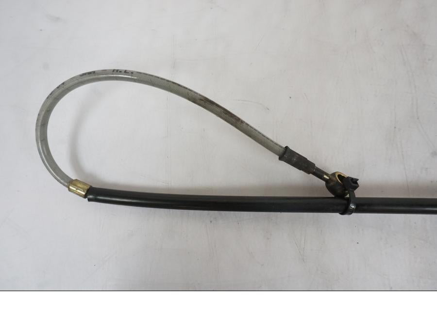 Baksidan på Bromsledning från en KTM 640 SM -2005 motorcykel.