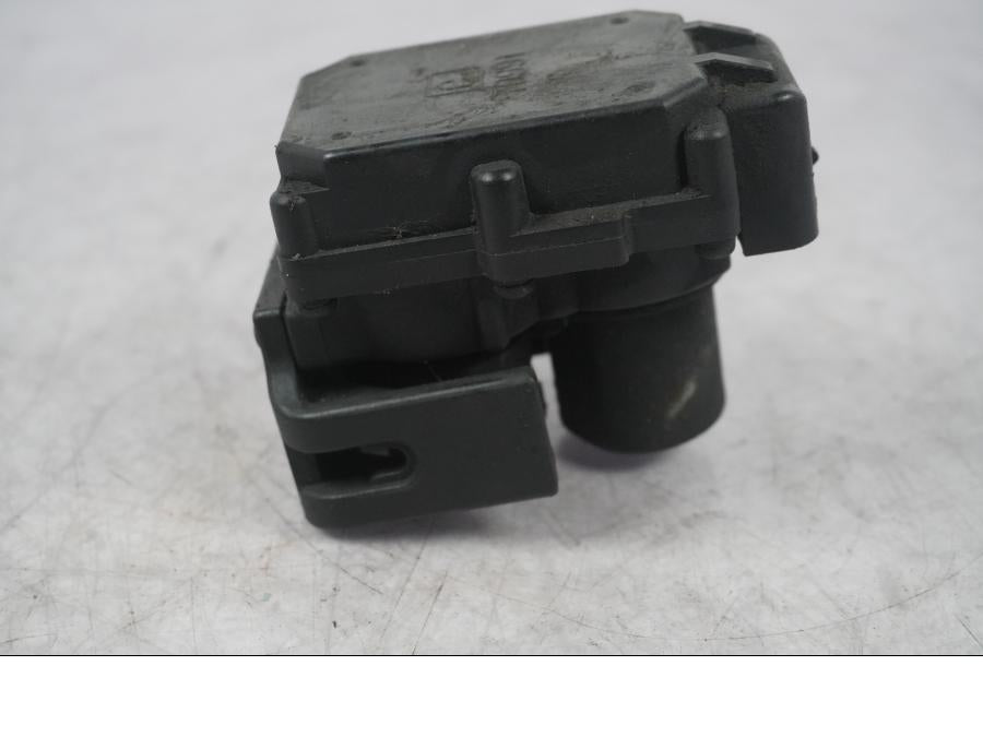 Baksidan på Avgasspjällmotor från en H-D Touring Street Glide FLHX -2009 motorcykel.