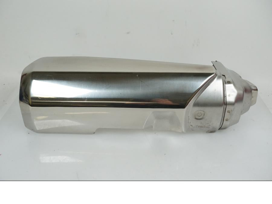 Baksidan på Ljuddämpardekor från en Honda CRF 1000 Africa Twin -2016 motorcykel.