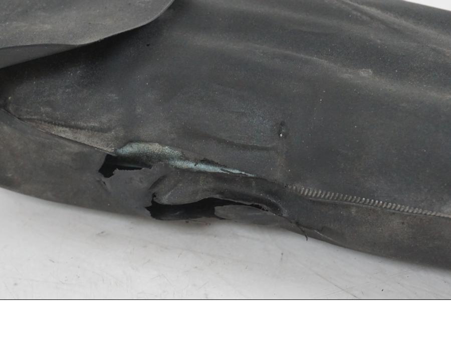 Baksidan på Verktyg från en Kawasaki Z 750 -2006 motorcykel.