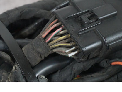 Snett nerifrån på Kabelstam från en Buell 1125 R -2008 motorcykel.