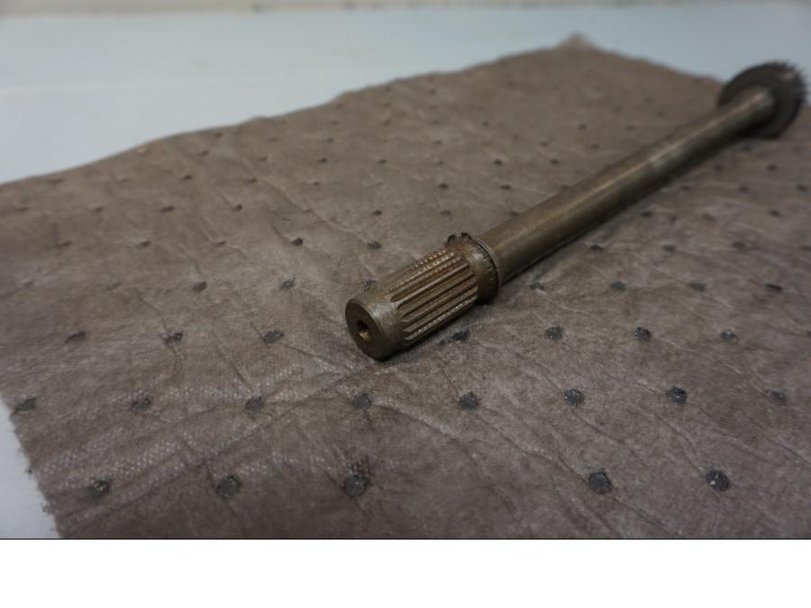 Baksidan på Kardanaxel från en Yamaha XV 1100 -1993 motorcykel.