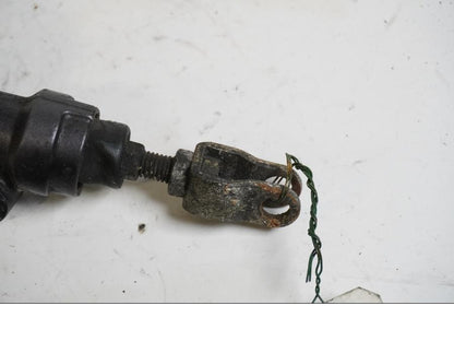 Höger sida på Bromshuvudcylinder från en Kawasaki GPX 750 R -1987 motorcykel.