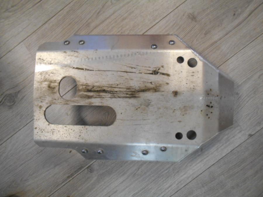 Baksidan på Hasplåt från en Triumph Tiger -2012 motorcykel.