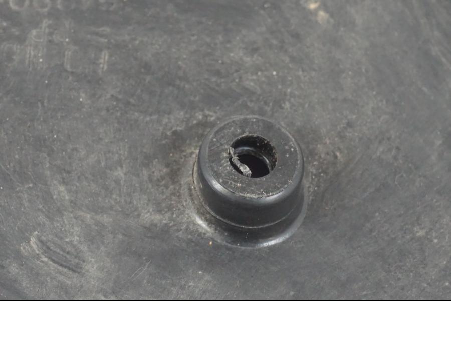 Extrabild1 på Fotpinnehälskydd från en Honda CBR 1000 F -1999 motorcykel.