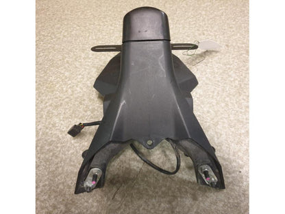 Höger sida på Skylthållare från en Kawasaki ER-6N -2011 motorcykel.