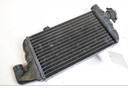 Vänster sida på Vattenkyl från en BMW K 1200 LT -2004 motorcykel.