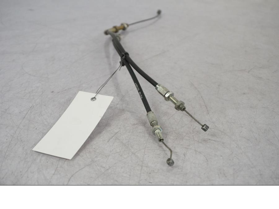 Baksidan på Gasvajer från en Suzuki VZ 800 -2000 motorcykel.