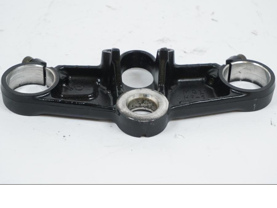 Snett uppifrån på Gaffelkrona från en Honda CBR 600 -1998 motorcykel.
