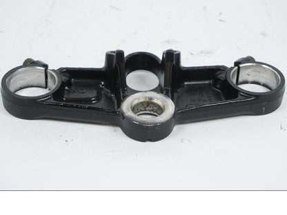 Snett uppifrån på Gaffelkrona från en Honda CBR 600 -1998 motorcykel.